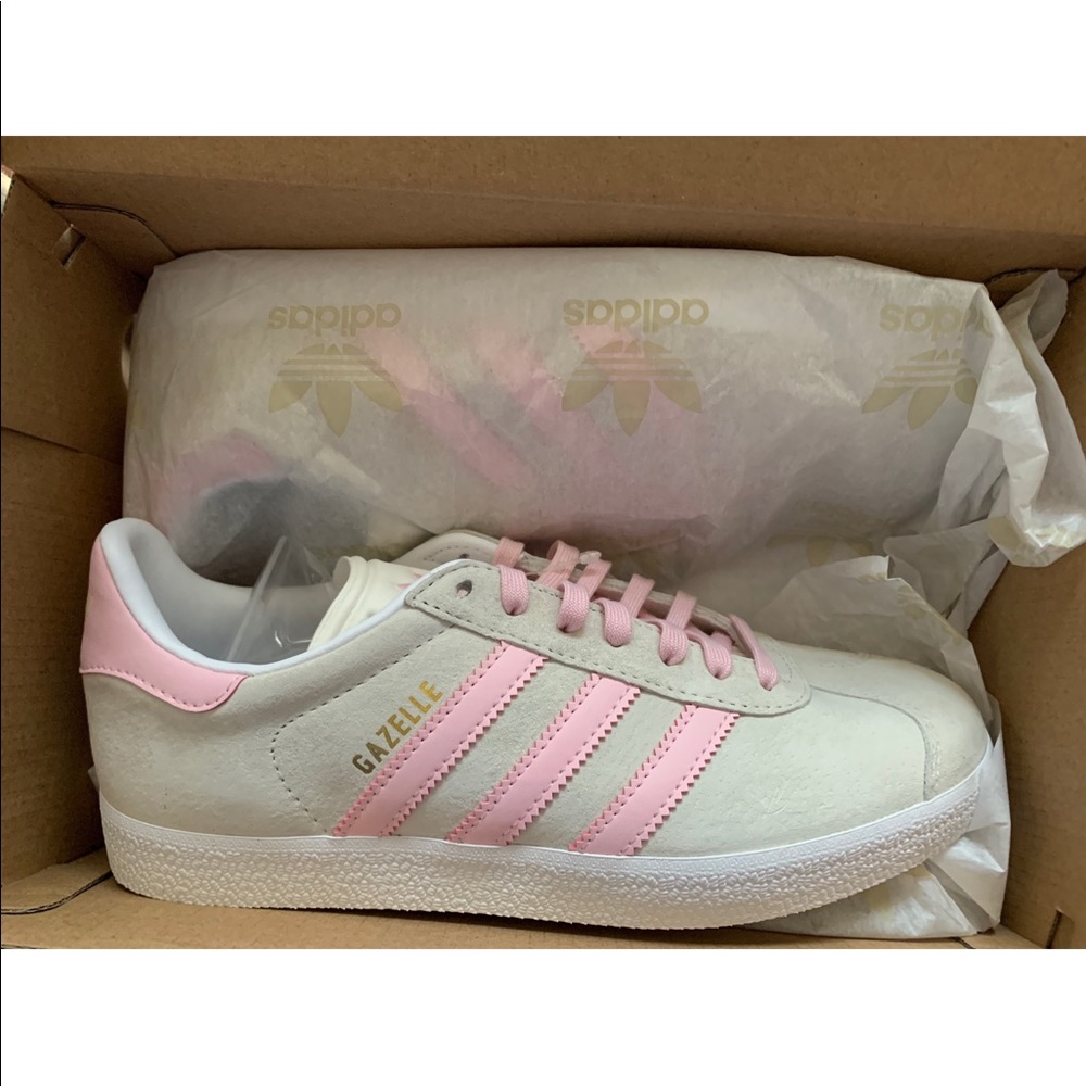 Custom Designed Adidas Gazelle Sneakers *NEW* 💗
